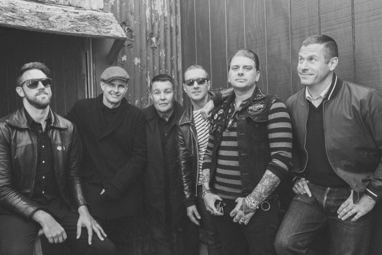 Dropkick Murphys – Turn Up That Dial