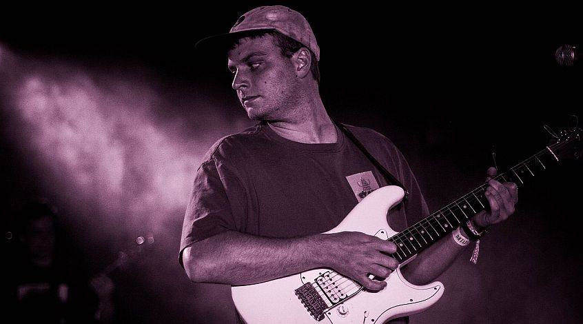 Mac DeMarco al Coachella: “online c’è già  il leak del mio disco. Non me ne frega un cazzo, scaricatelo”