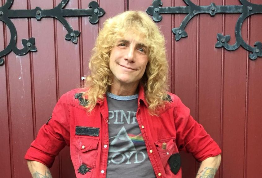 Steven Adler dei Guns N’ Roses ricoverato per essersi accoltellato allo stomaco: e’ stato un incidente