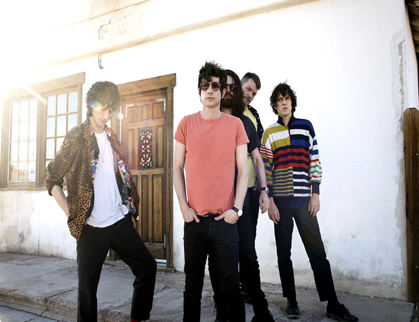 Altro singolo per i CRX di Nick Valensi: ascolta “Falling”