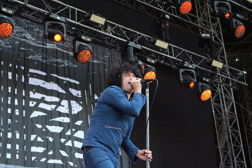 Cedric Bixler-Zavala degli At The Drive-In: “Scientology ha ucciso il mio cane”. Ma c’e’ la replica di Scientology stessa all’accusa