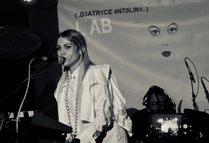 Beatrice Antolini – Live @ Circolo Ohibò ( Milano, 15/02/2020)