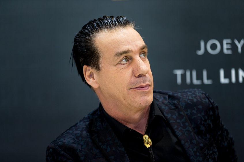 Till Lindemann, cantante dei Rammstein, e’ stato ricoverato in terapia intensiva, ma non si trattava di coronavirus