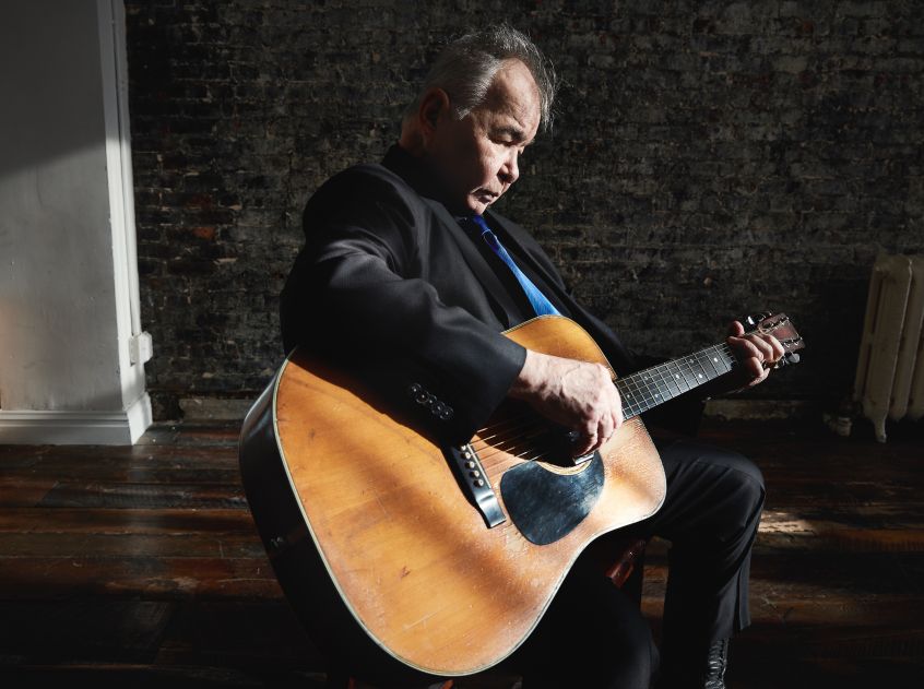 A 73 anni muore John Prine. Il cantautore americano si era ammalato di covid-19.