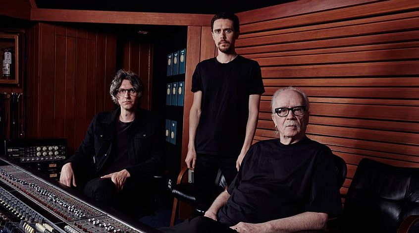 John Carpenter realizza due nuovi singoli