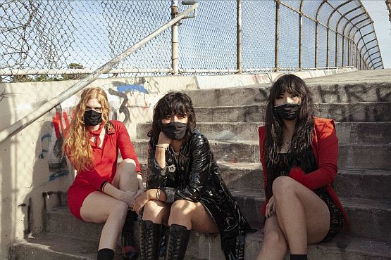 L.A. Witch – Play With Fire