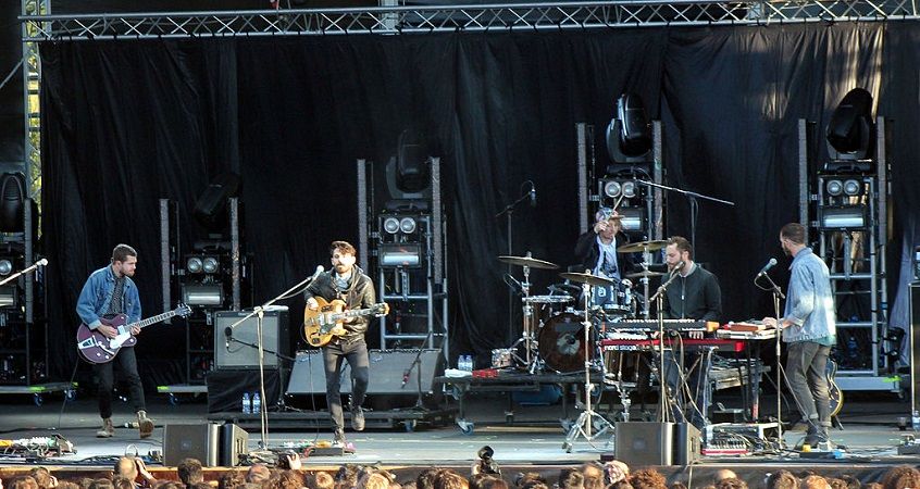 Local Natives: guarda il video del nuovo singolo “Statues In The Garden (Arras)”