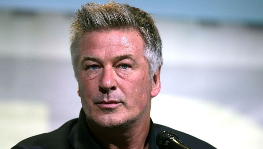 Incidente sul set: Alec Baldwin spara con pistola di scena e uccide una donna