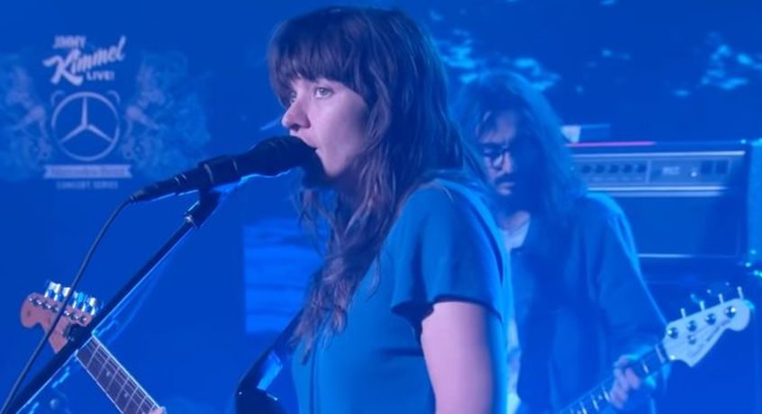 Courtney Barnett presenta “If I Don’t Hear From You Tonight” al Jimmy Kimmel Live