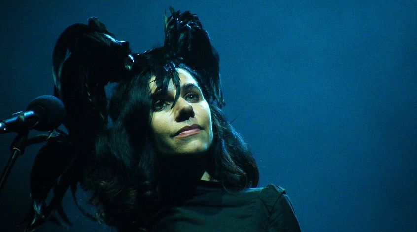 PJ Harvey annuncia la ristampa di “Let England Shake”. Ascolta una prima demo.