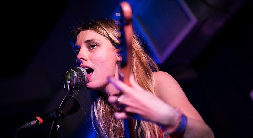 Guarda i Wolf Alice eseguire “Smile” allo studio The Pool di Londra