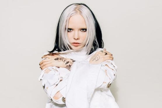 Alice Glass – Prey // IV