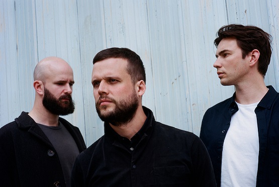 White Lies – As I Try Not To Fall Apart