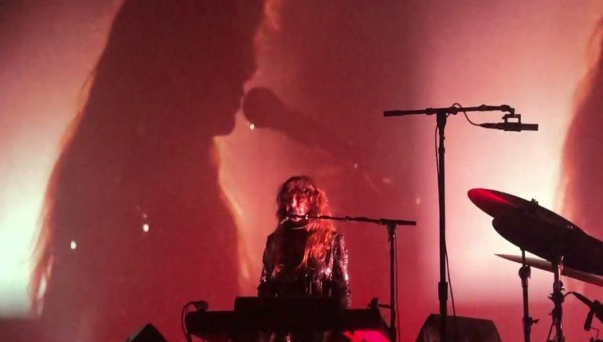 Prima data del tour per i Beach House a Pittsburgh: guarda alcuni video della serata