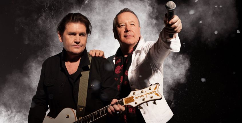 Ascolta “First You Jump”, il nuovo singolo dei Simple Minds (con il video girato al Teatro Antico di Taormina)