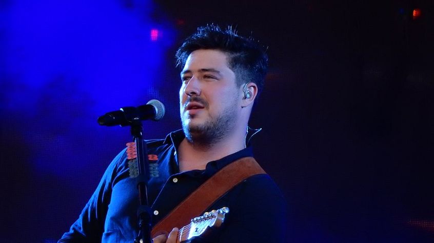 Marcus Mumford annuncia il suo debut album solista con featuring di Brandi Carlile, Phoebe Bridgers, Clairo.