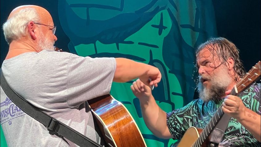 Tenacious D: ascolta la cover del classico “Wicked Game” e un medley dei Beatles