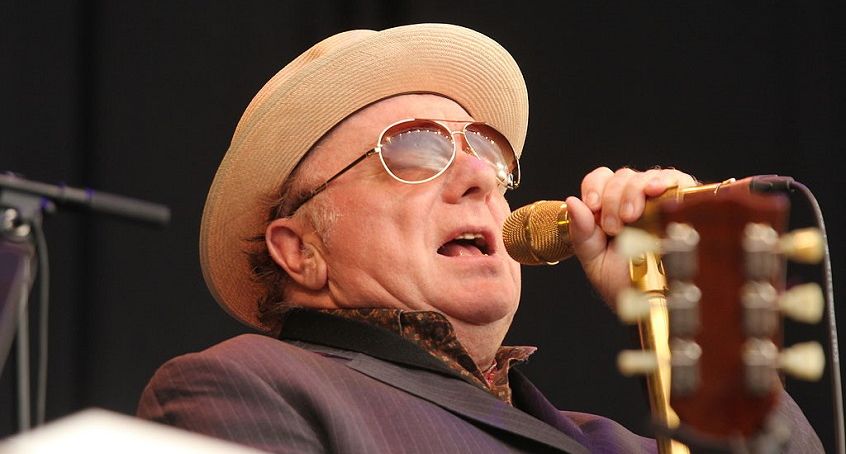 Van Morrison citato in giudizio per diffamazione dal ministro della salute nordilandese