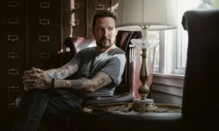 Frank Turner – Undefeated