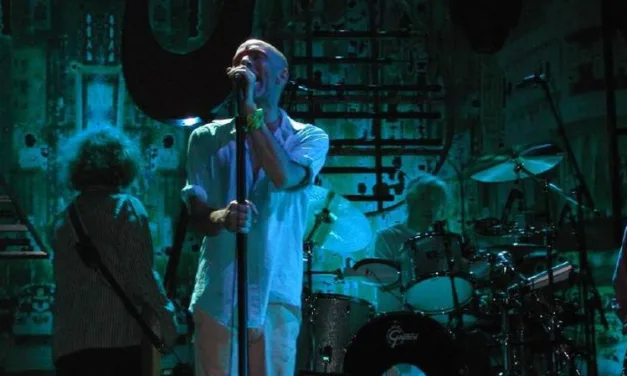 I R.E.M. insieme, sul palco, per eseguire “Losing My Religion”: ecco il video