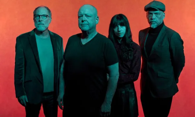 I Pixies annunciano un nuovo LP in uscita a ottobre e condividono il singolo “Chicken”
